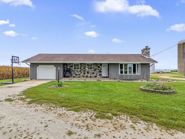 3006 Kane Road , Leland, IL 60531