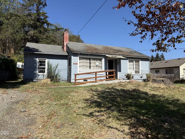 1106 NW Sunset Drive, Grants Pass, OR 97526