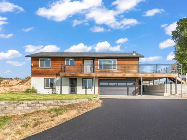 791 SE Grizzly Road, Madras, OR 97741
