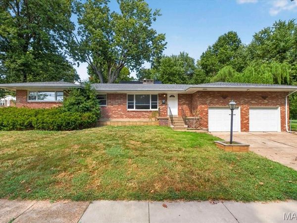 9091 Patrick Drive , St John, MO 63114