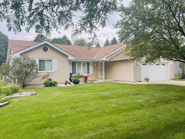 8815 S Castle COURT, Franklin, WI 53132