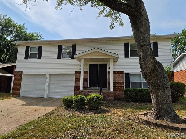 2337 Millvalley Drive, Florissant, MO 63031