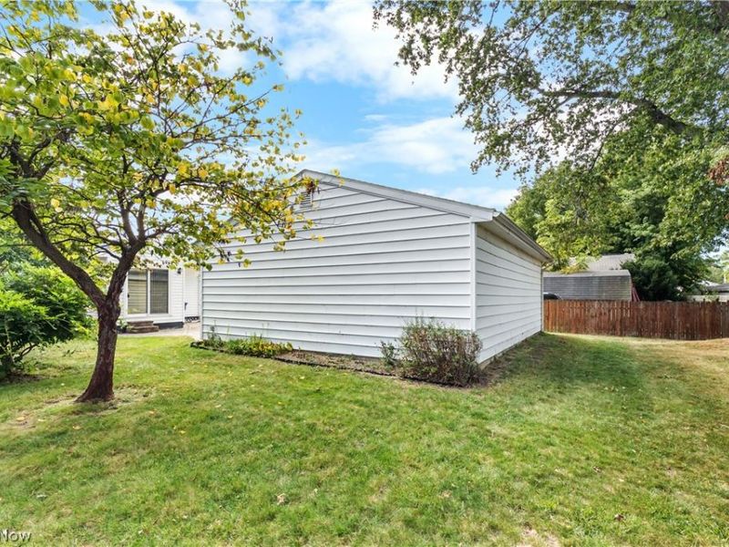 7765 Fern Drive, Mentor on the Lake, OH 44060 Photo 5