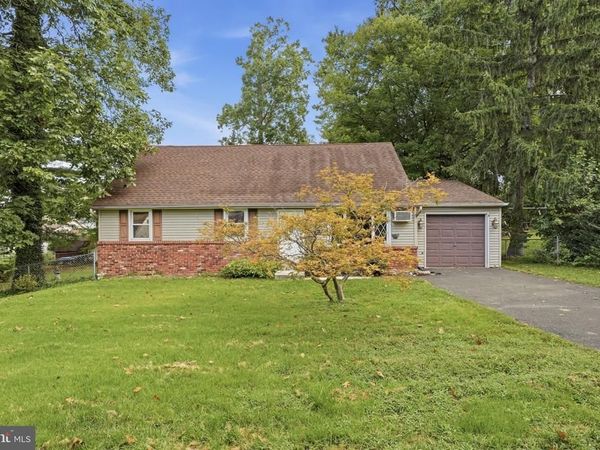 402 LARCHWOOD AVENUE , FEASTERVILLE-TREVOSE, PA 19053