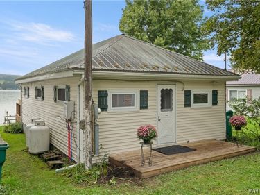 4380 Lakeshore Drive , Castile, NY 14427