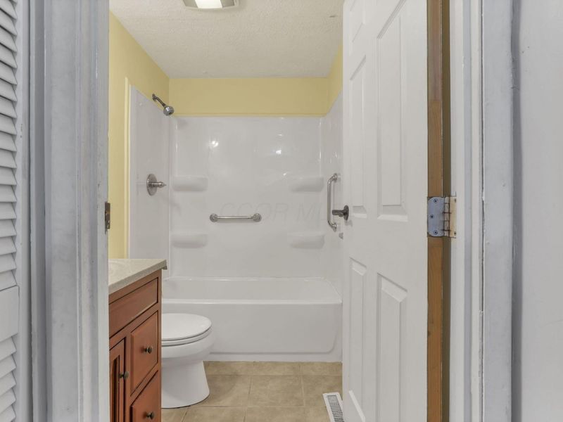 7008 Clymer Drive, Reynoldsburg, OH 43068 Photo 14