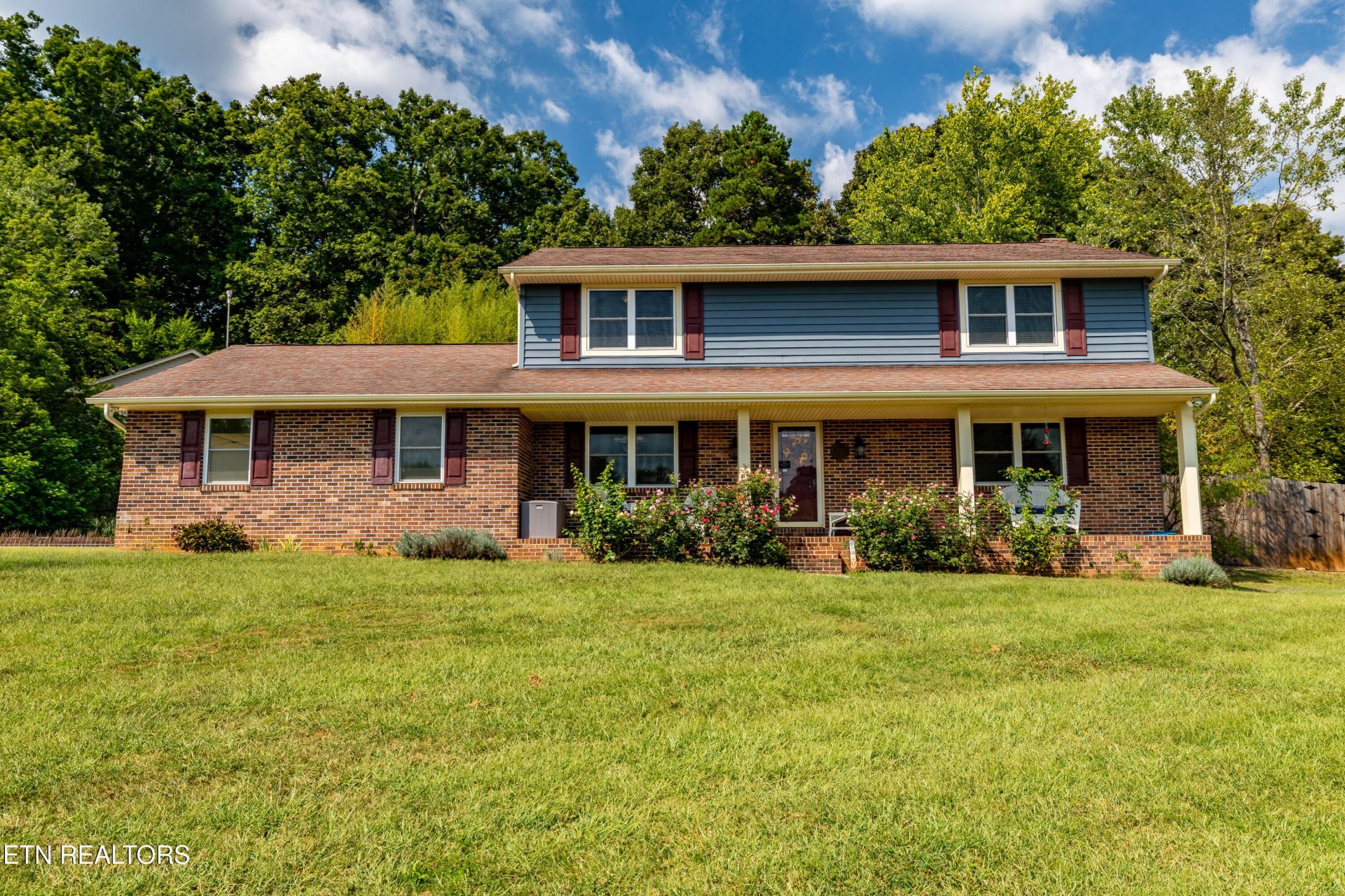 1228 Court Field Rd, Knoxville, TN 37922 Main Photo