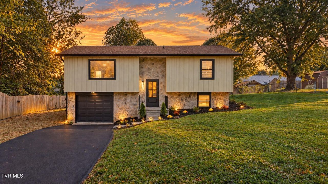 131 Anderson Road, Johnson City, TN 37601 Main Photo