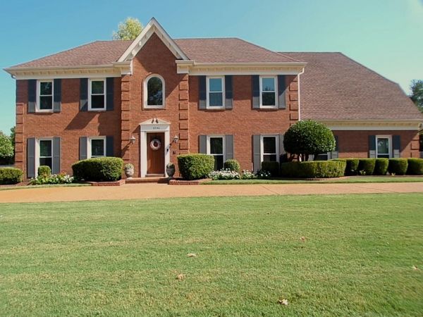8746 POPLAR PIKE DR, Germantown, TN 38138