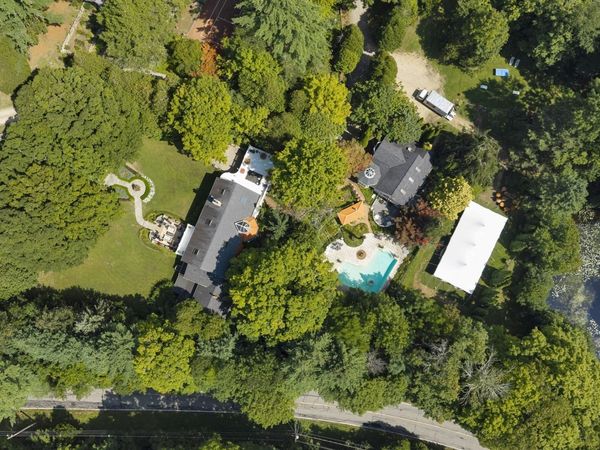 87 E Brimfield Holland, Brimfield, MA 01010