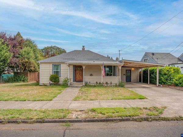 835 7th Av, Sweet Home, OR 97361