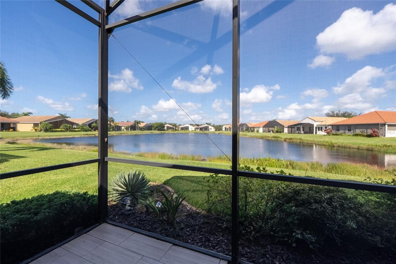 6725 41st Street Circle E, Sarasota, FL 34243 Photo