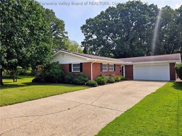 912 Mossman Circle, Point Pleasant, WV 25550