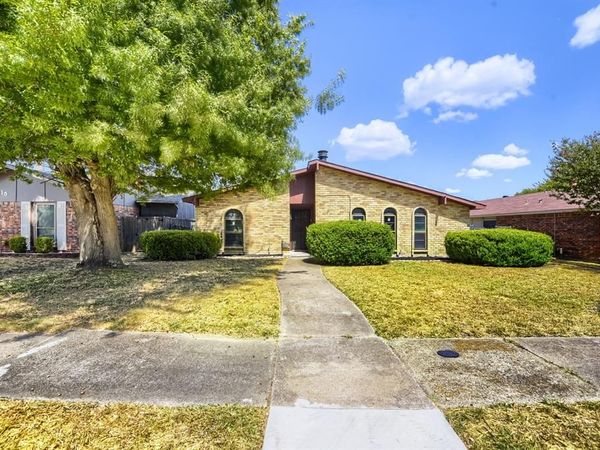 7209 Flameleaf Place , Dallas, TX 75249