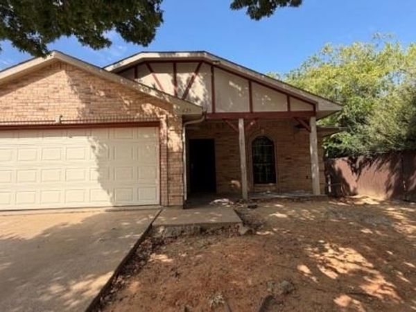 623 Moss Rose Court , Dallas, TX 75217