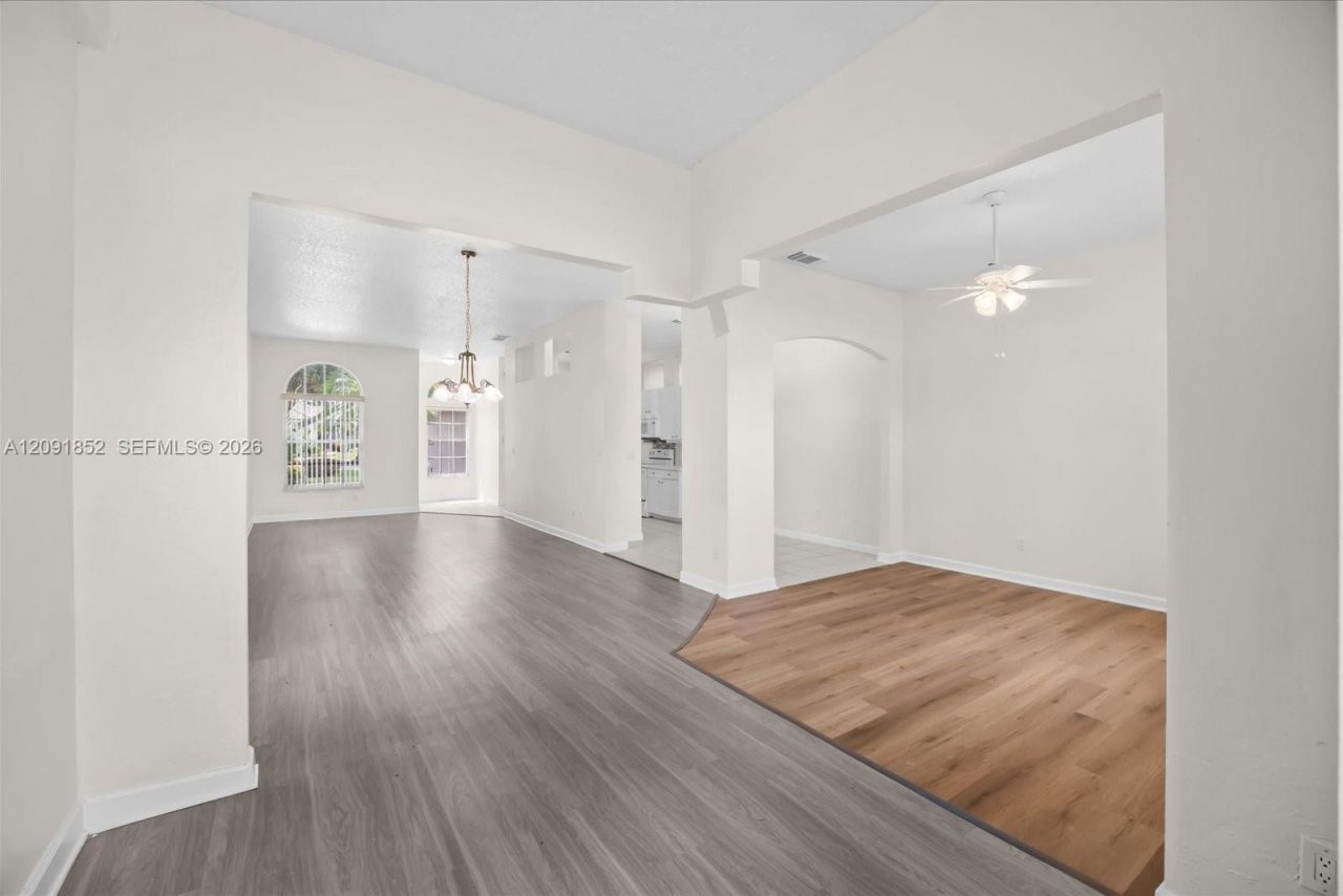 827 SW Lake Charles Cir, Port Saint Lucie, FL 34986 Photo