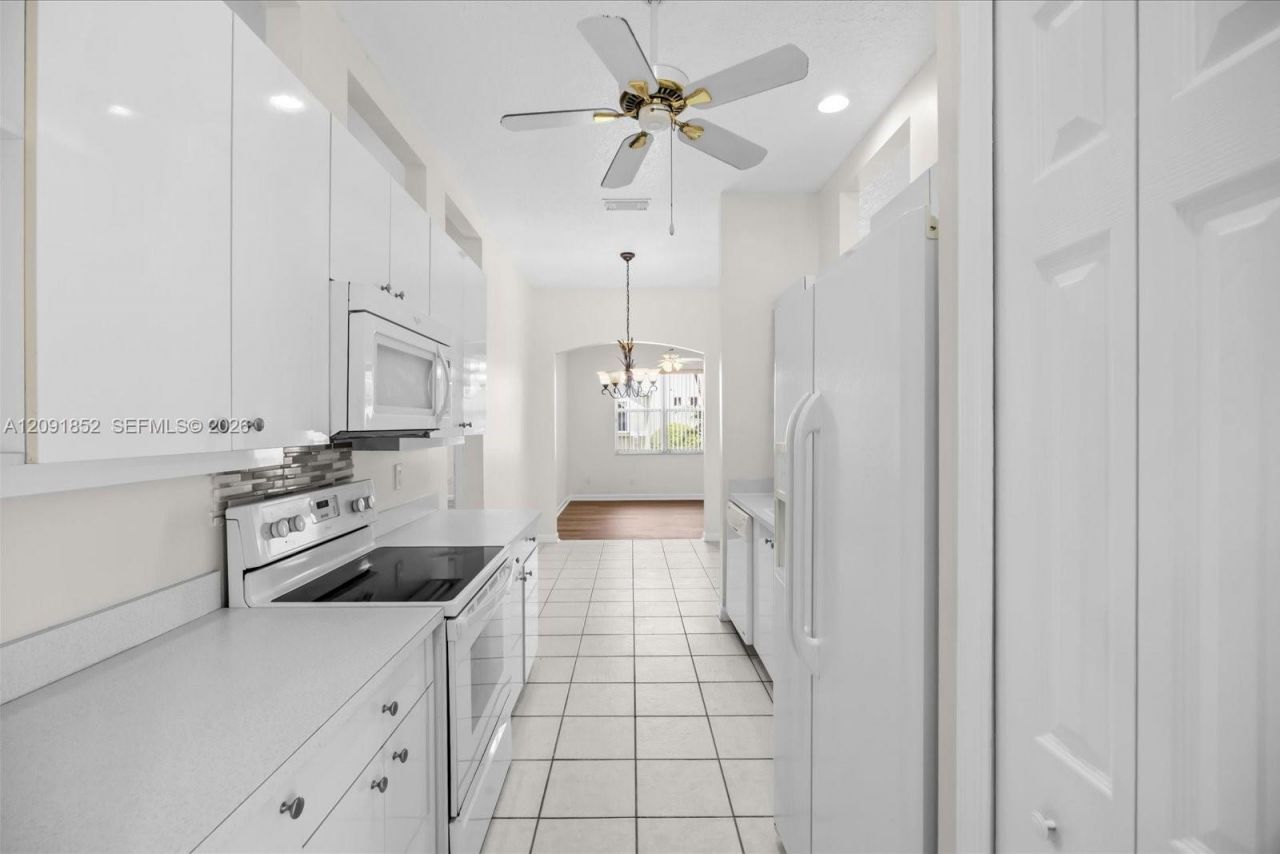 827 SW Lake Charles Cir, Port Saint Lucie, FL 34986 Photo