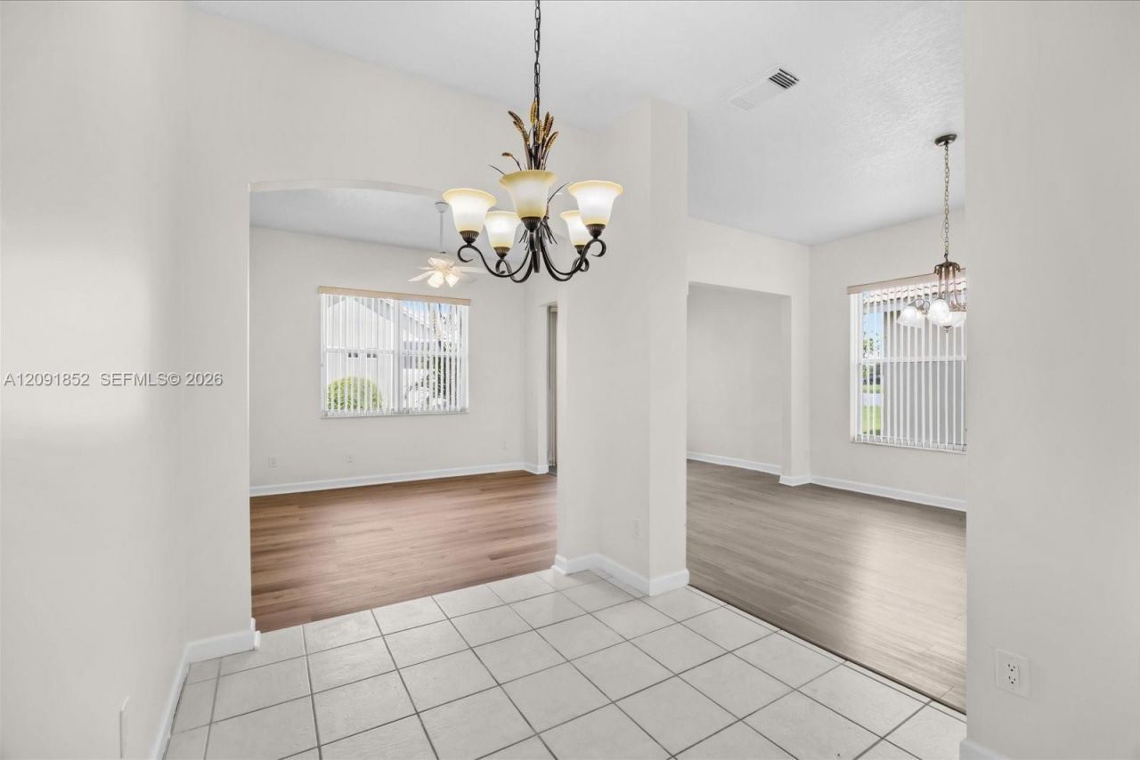 827 SW Lake Charles Cir, Port Saint Lucie, FL 34986 Photo