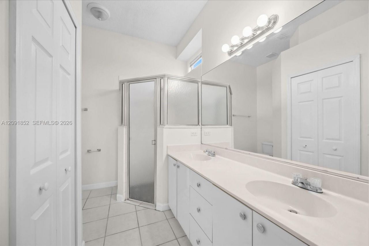 827 SW Lake Charles Cir, Port Saint Lucie, FL 34986 Photo
