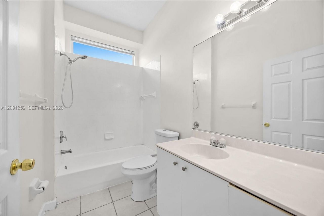 827 SW Lake Charles Cir, Port Saint Lucie, FL 34986 Photo
