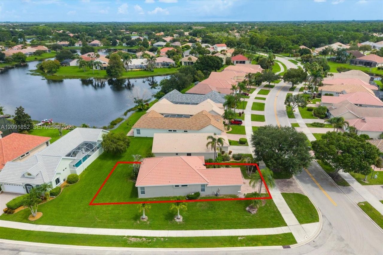 827 SW Lake Charles Cir, Port Saint Lucie, FL 34986 Photo