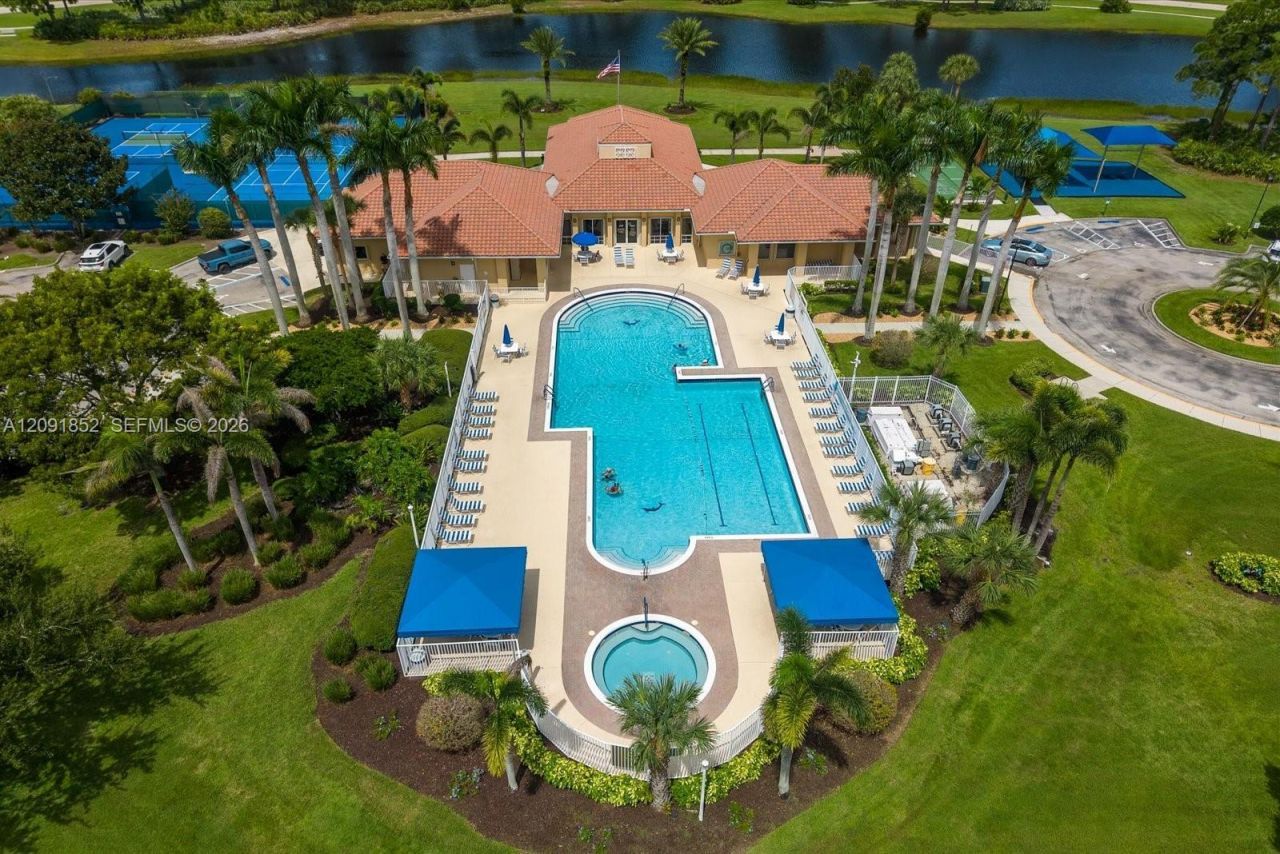 827 SW Lake Charles Cir, Port Saint Lucie, FL 34986 Photo