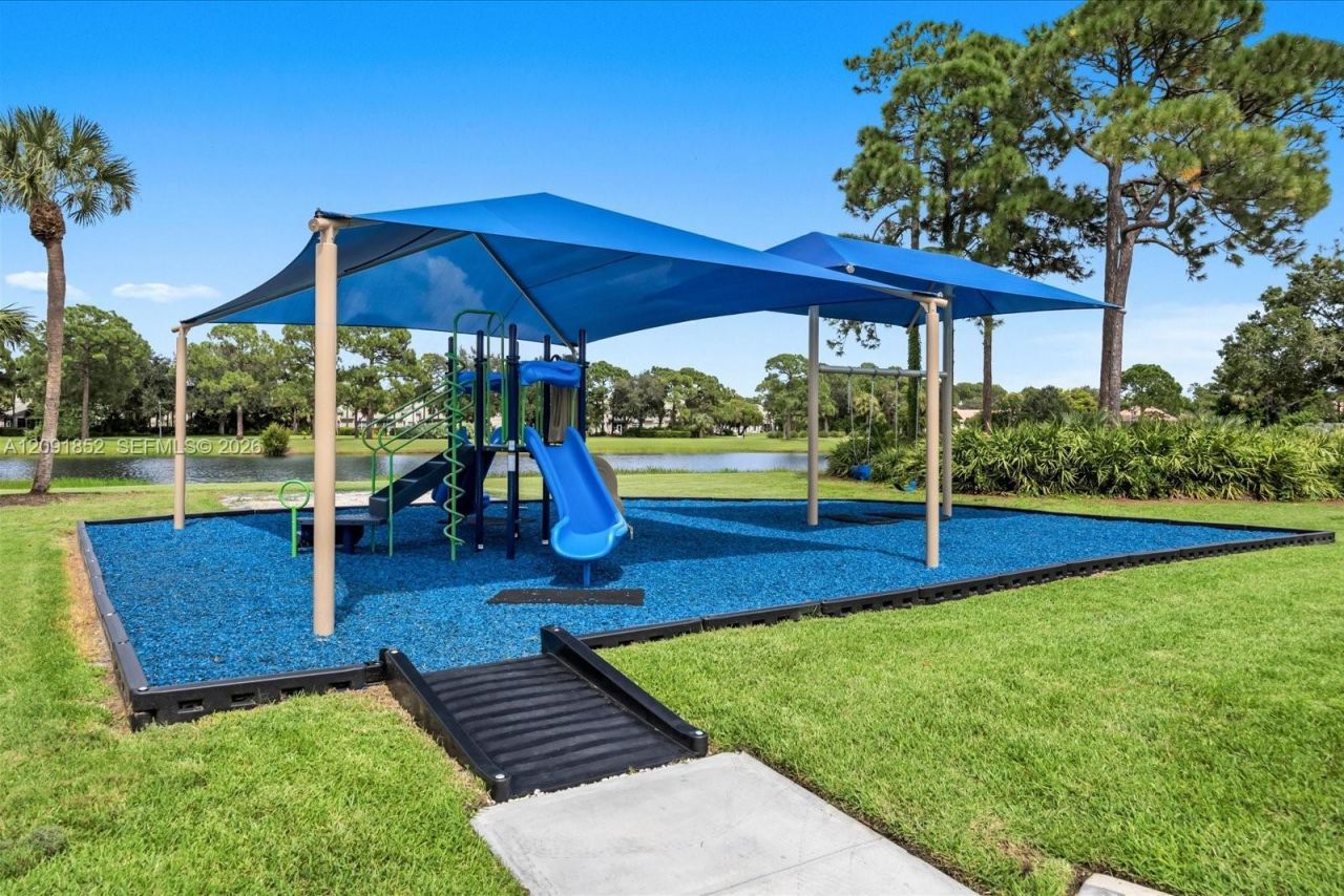 827 SW Lake Charles Cir, Port Saint Lucie, FL 34986 Photo
