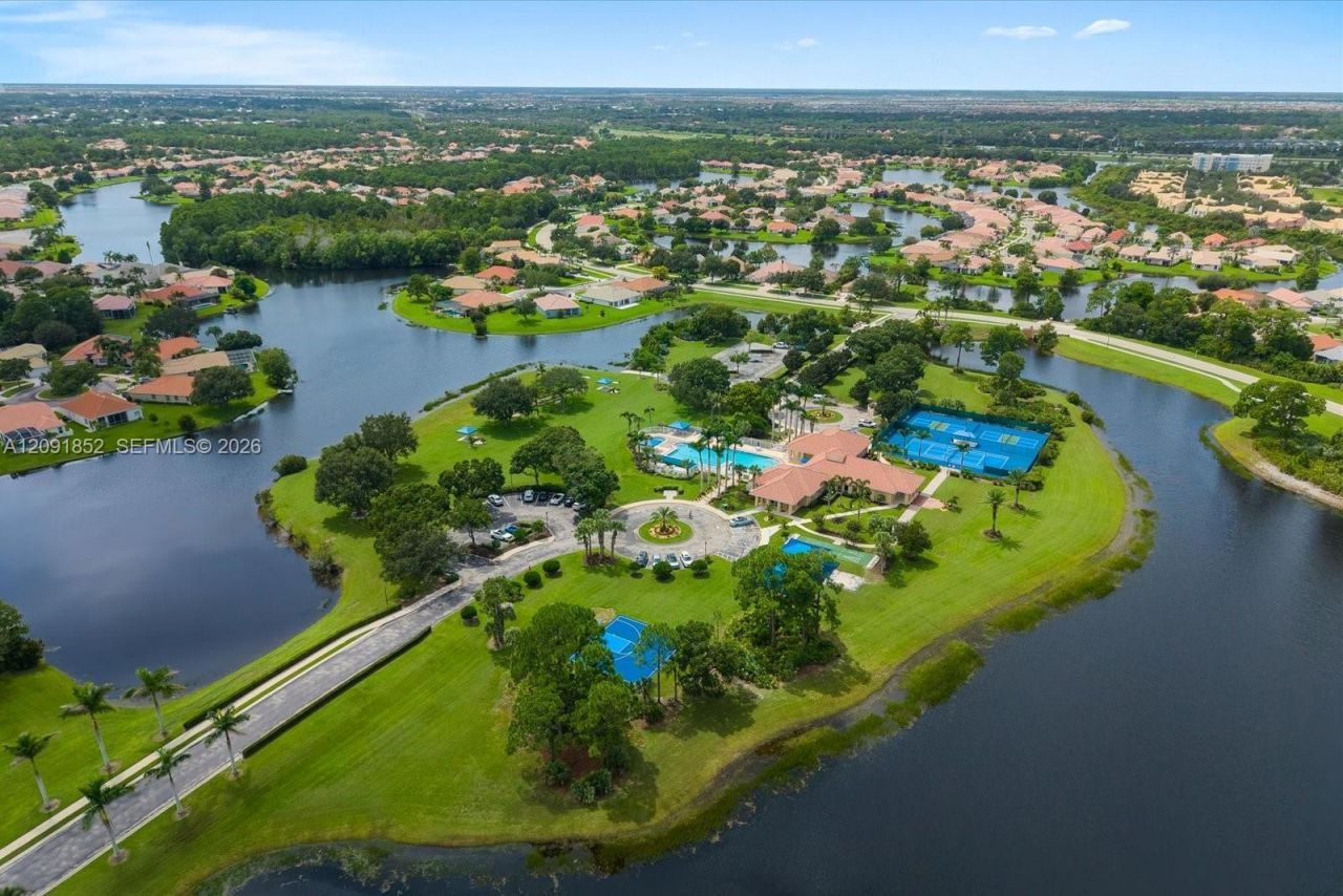 827 SW Lake Charles Cir, Port Saint Lucie, FL 34986 Photo