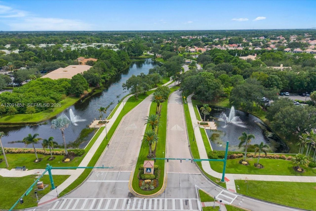 827 SW Lake Charles Cir, Port Saint Lucie, FL 34986 Photo