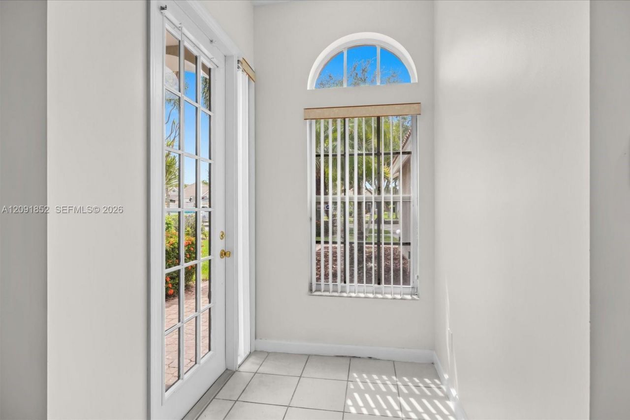 827 SW Lake Charles Cir, Port Saint Lucie, FL 34986 Photo