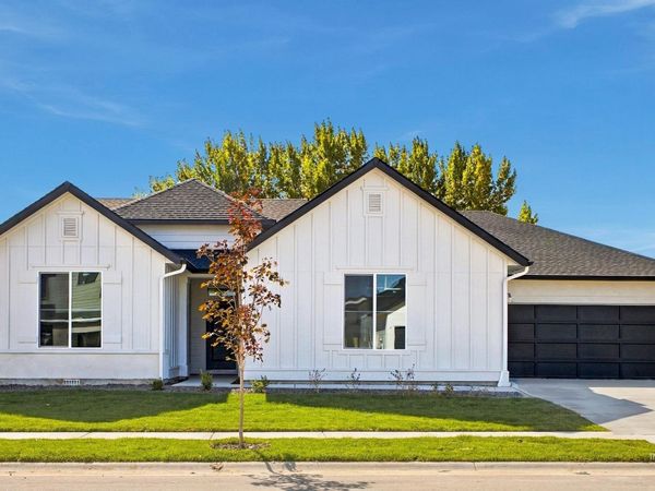 1015 E Crab Springs St, Nampa, ID 83686