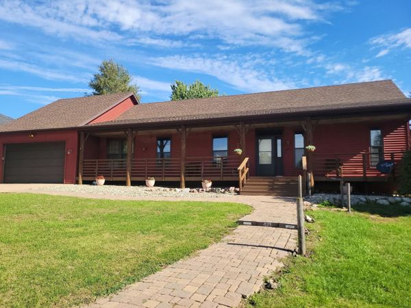 4111 12th Street , Spirit Lake, IA 51360