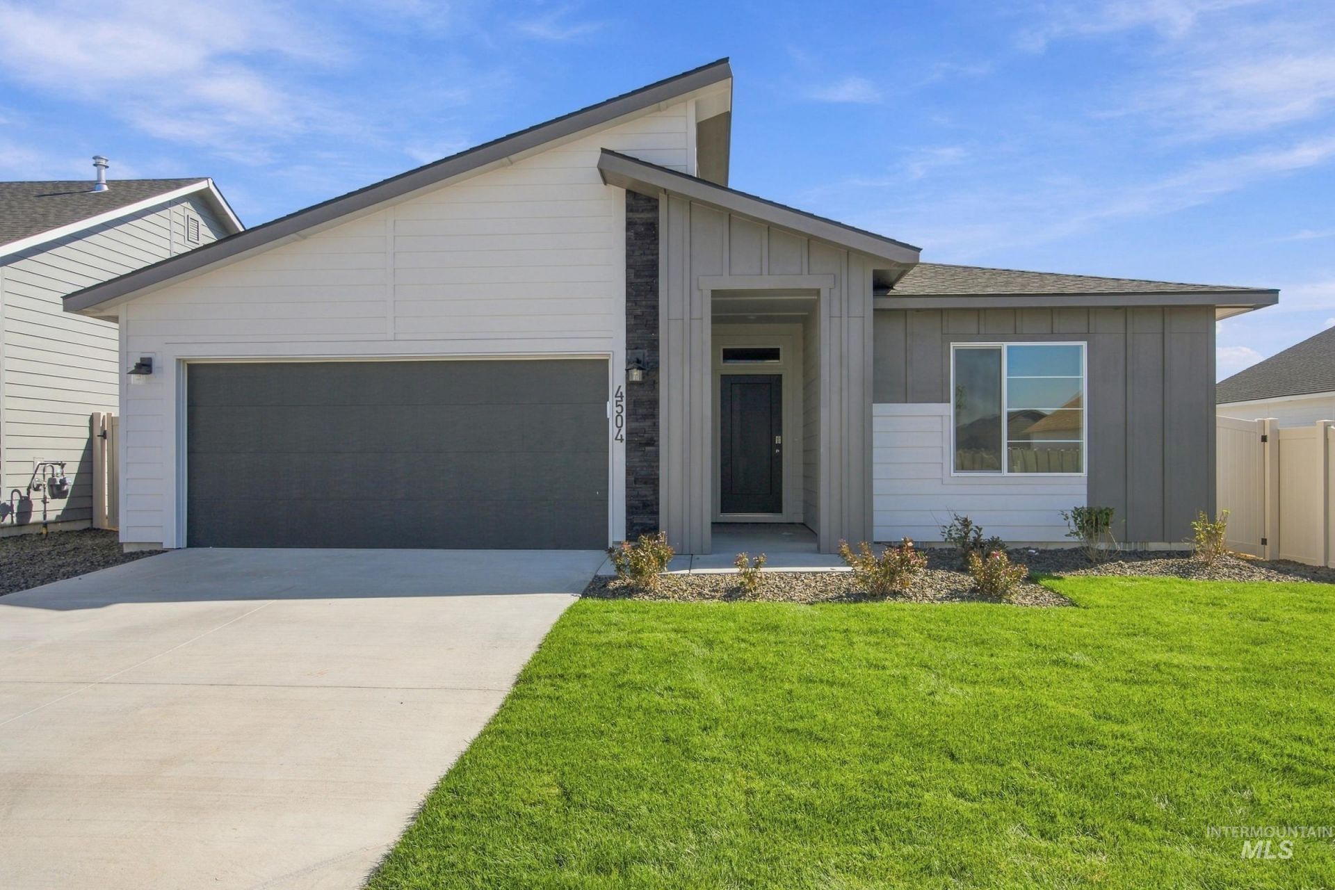 4504 S Amsterdam Ave, Nampa, ID 83686 Main Photo