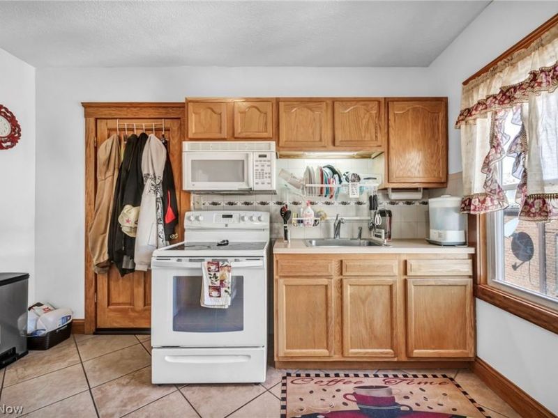 4352 W 47th Street, Cleveland, OH 44144 Photo 20