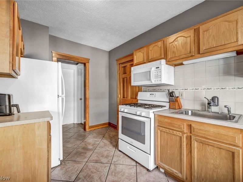 4352 W 47th Street, Cleveland, OH 44144 Photo 22