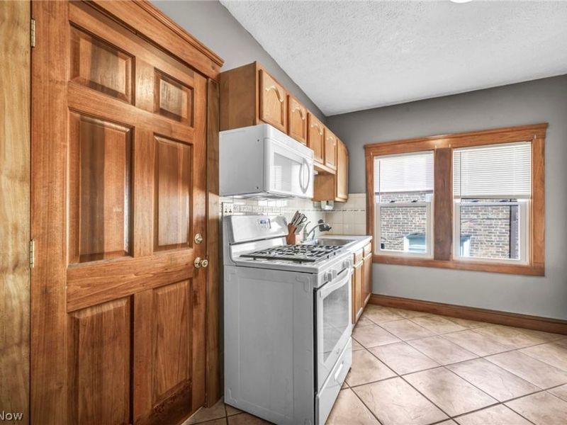 4352 W 47th Street, Cleveland, OH 44144 Photo 23