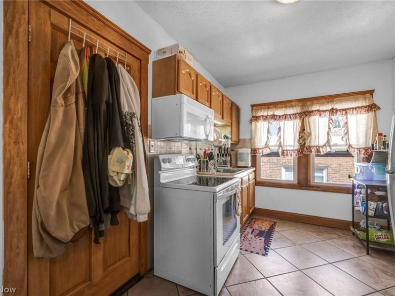 4352 W 47th Street, Cleveland, OH 44144 Photo 26
