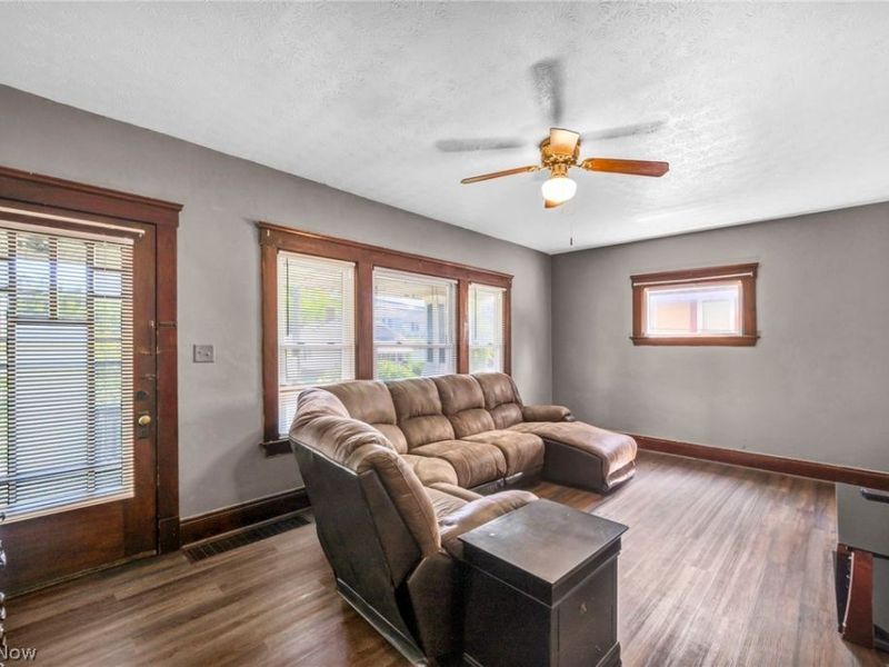 4352 W 47th Street, Cleveland, OH 44144 Photo 6