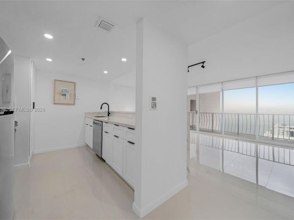 7601 E Treasure Dr , Unit 2321, North Bay Village, FL 33141