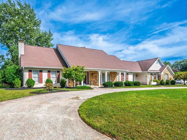 3900 N Vienna Woods Drive, Muncie, IN 47304