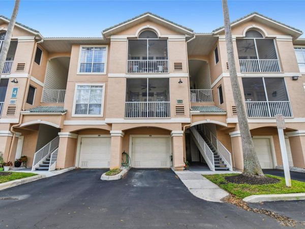 4304 BAY CLUB CIRCLE , TAMPA, FL 33607