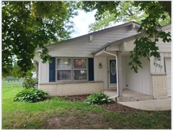 1231 School DRIVE, Waukesha, WI 53189