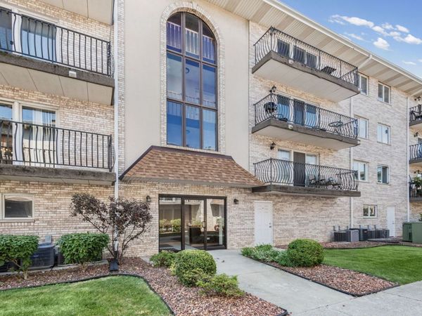 6248 S Gullikson Road, Unit 2E, Chicago, IL 60638