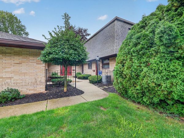 2727 S Lakeshore Drive, Unit f23, St. Joseph, MI 49085