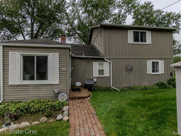 9393 Boncrest Street , Commerce Township, Mi 48382