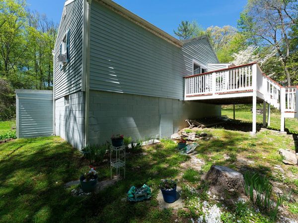 21 Van Dam , Hyde Park, NY 12538