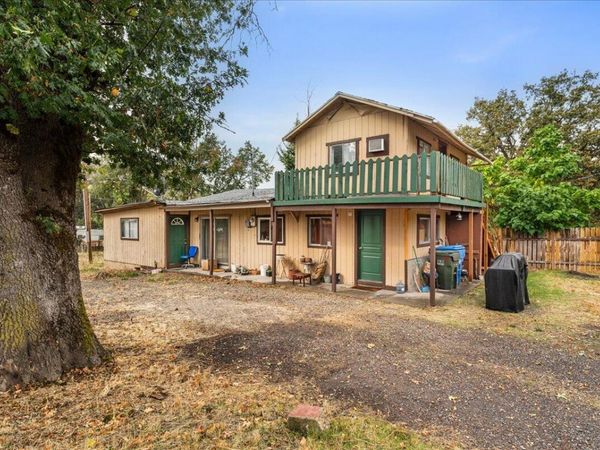 10483 Blackwell Road, Central Point, OR 97502