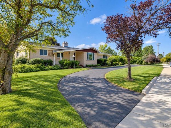 60 E Square Lake Road , Bloomfield Township, Mi 48304