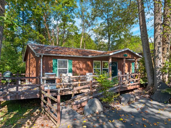 4921 Hooper Highway, Cosby, TN 37722