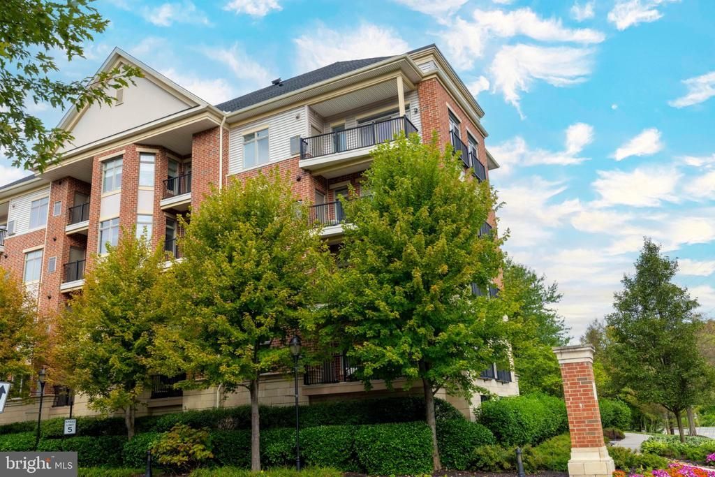 576 CARSON TERRACE, HUNTINGDON VALLEY, PA 19006